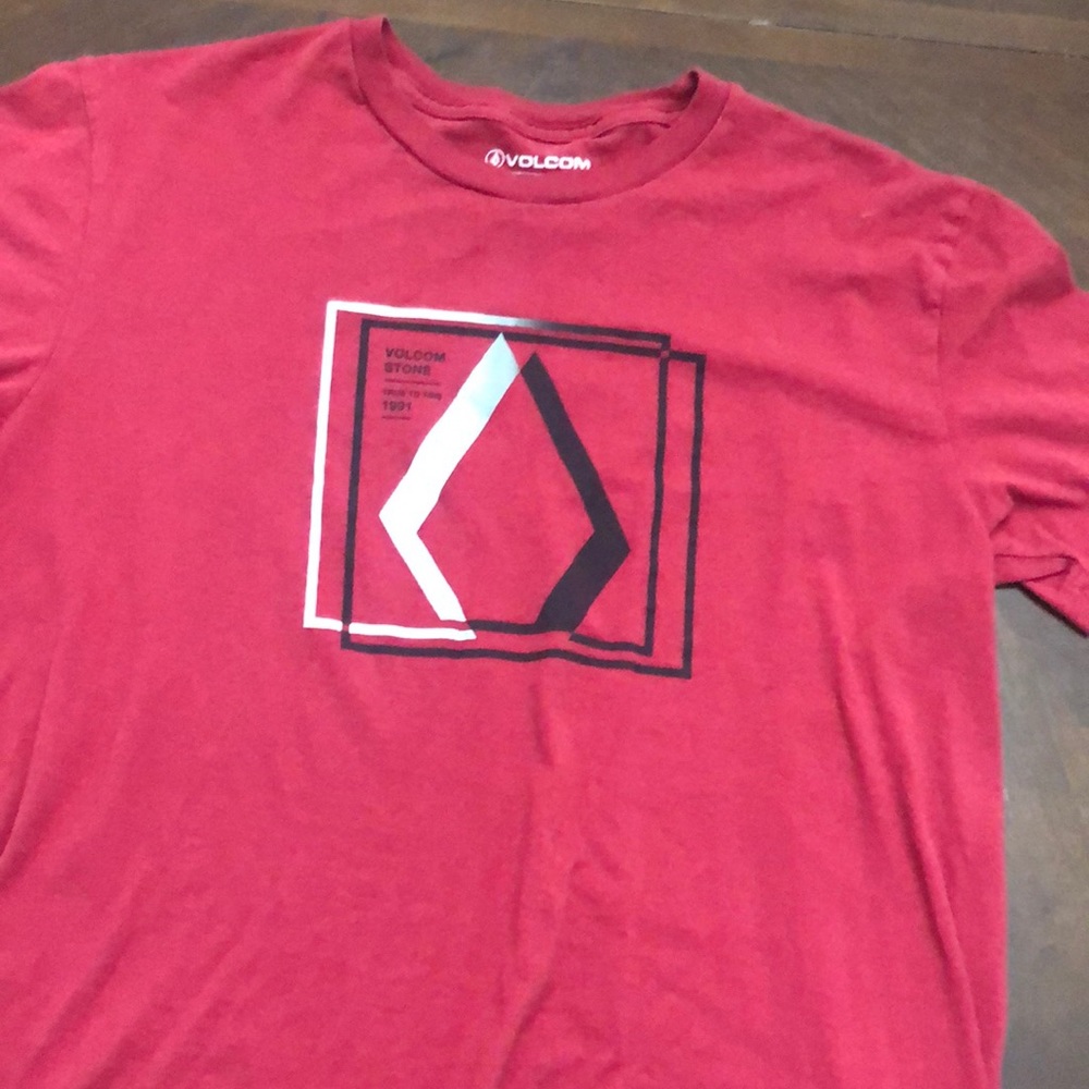 Men’s large Volcom short sleeve tee